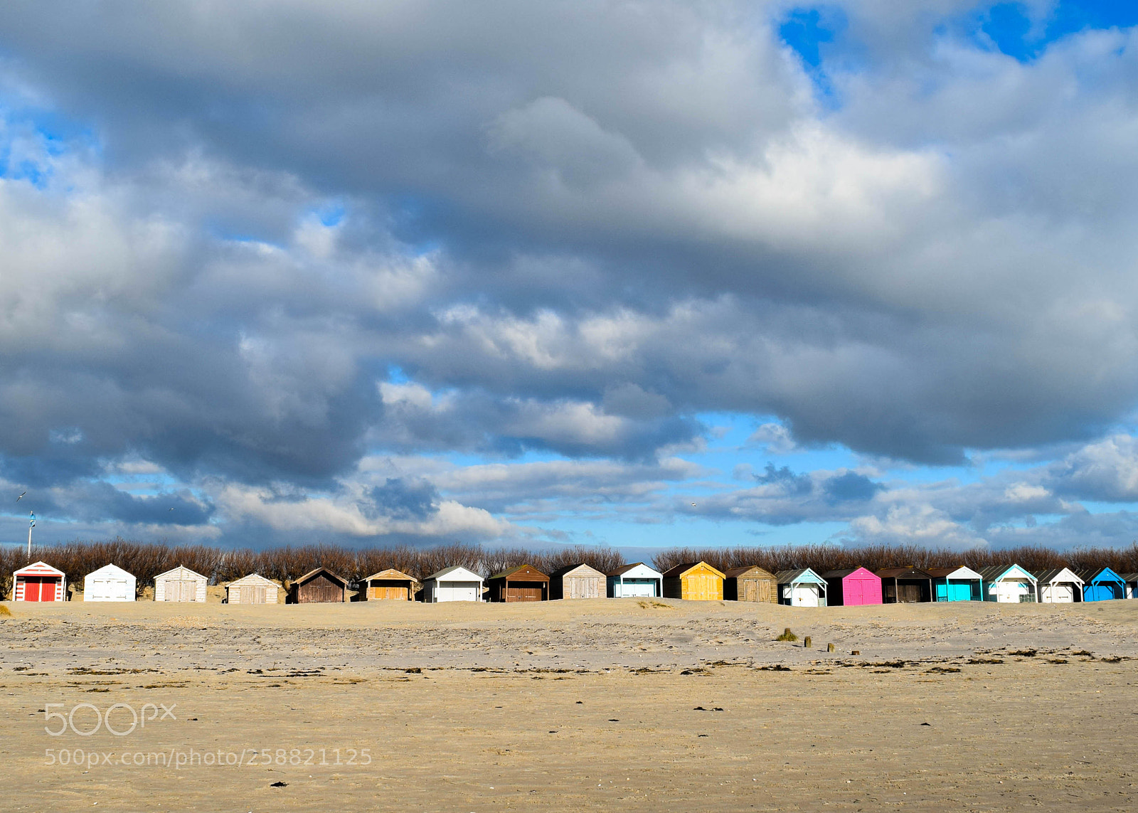 Nikon D5300 sample photo. Colourful beach huts photography