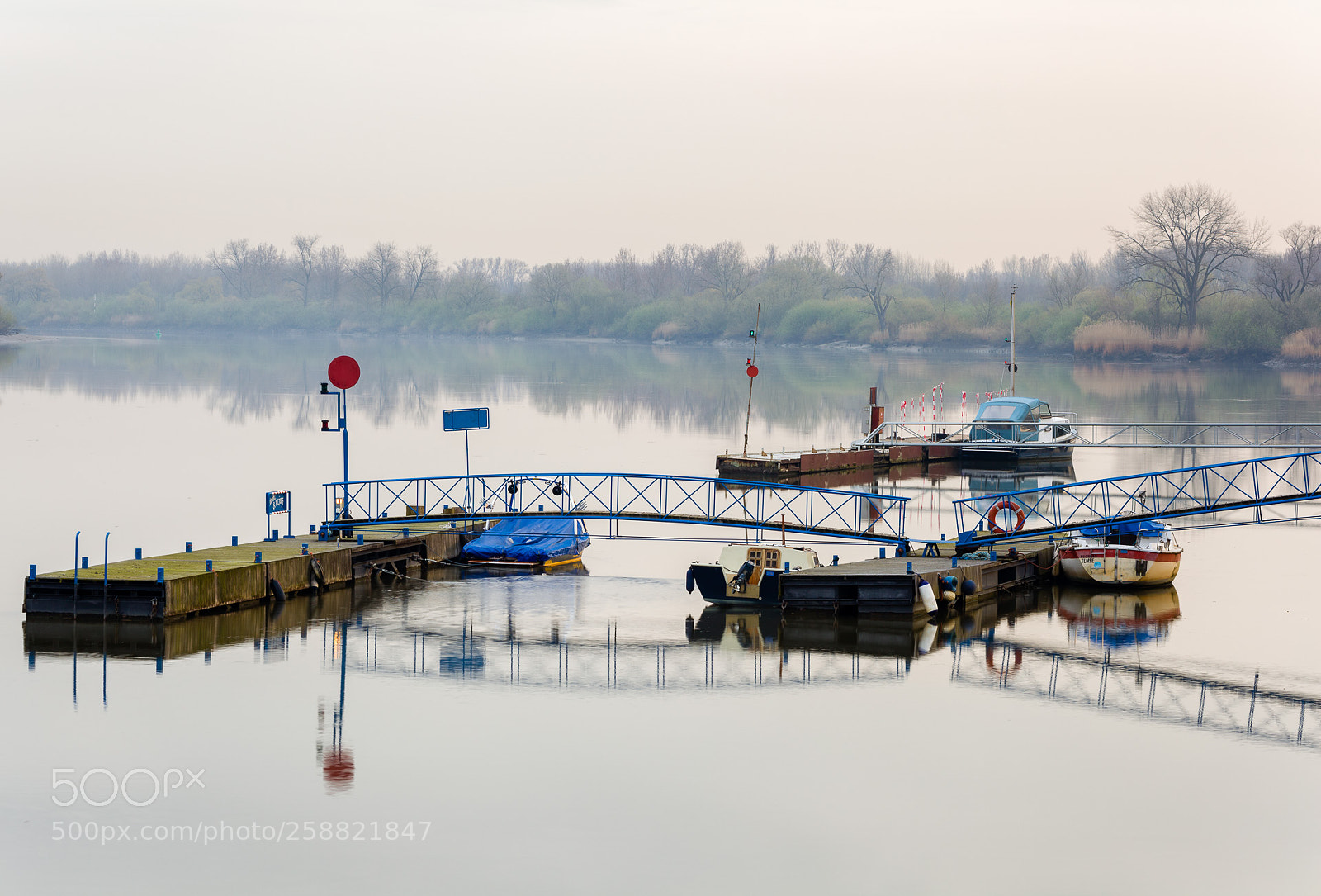 Canon EOS 5D Mark II sample photo. At the river photography