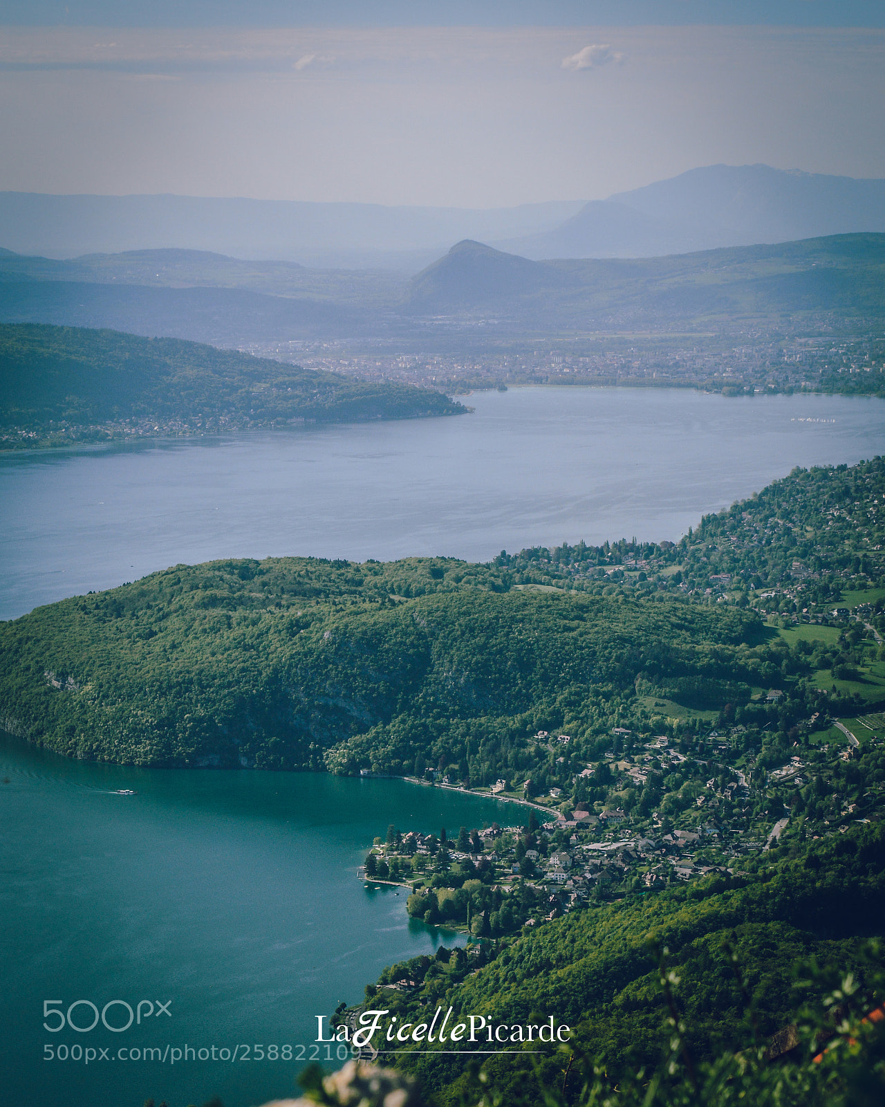 Nikon D3200 sample photo. Une flaque l' chelle photography