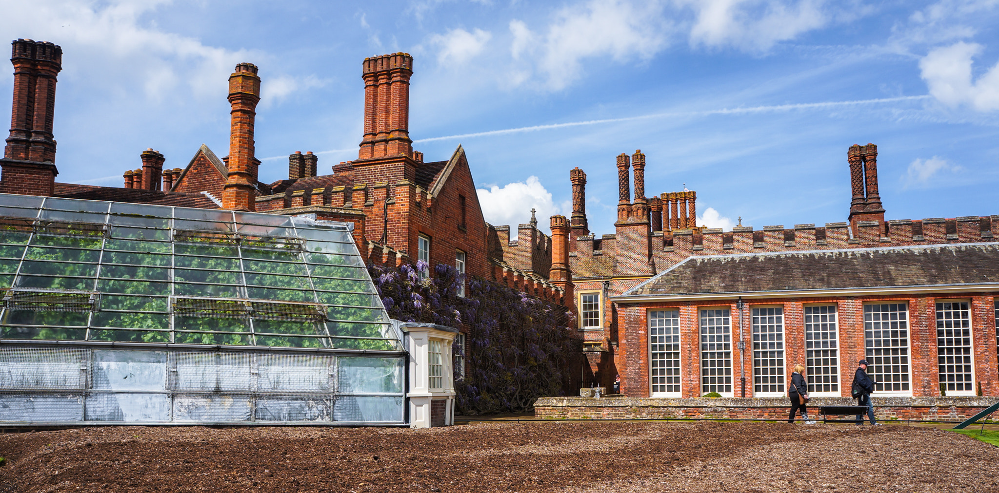 Sony Alpha NEX-5N sample photo. Hampton court photography