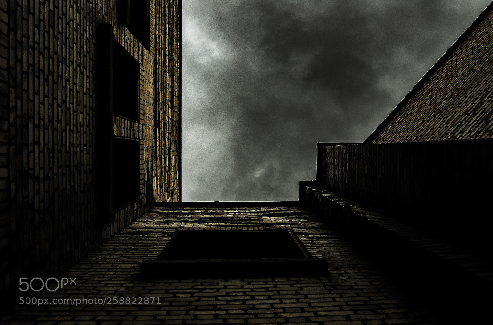 Canon EOS 6D Mark II sample photo. Side wall photography