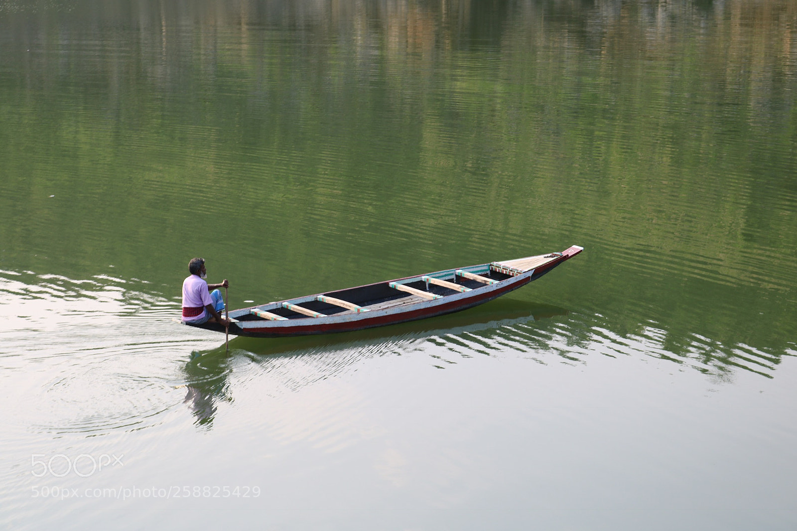 Canon EOS 750D (EOS Rebel T6i / EOS Kiss X8i) sample photo. A boatman photography