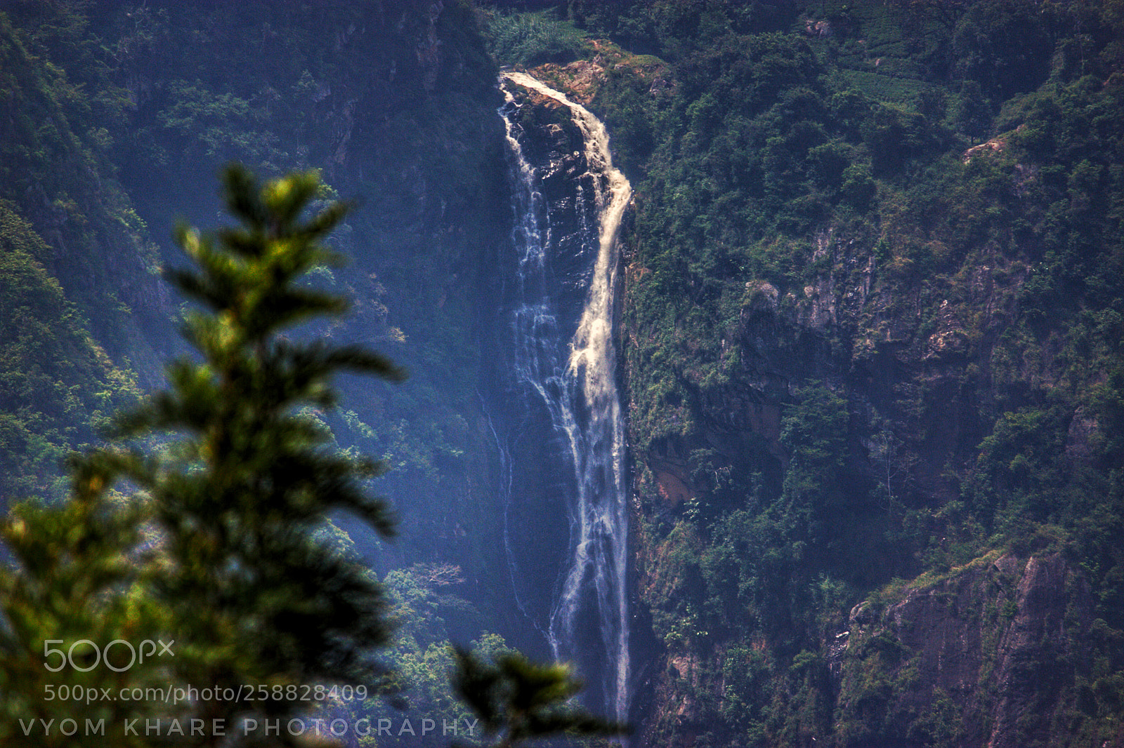 Canon EOS 600D (Rebel EOS T3i / EOS Kiss X5) sample photo. Mountain watetfalls photography