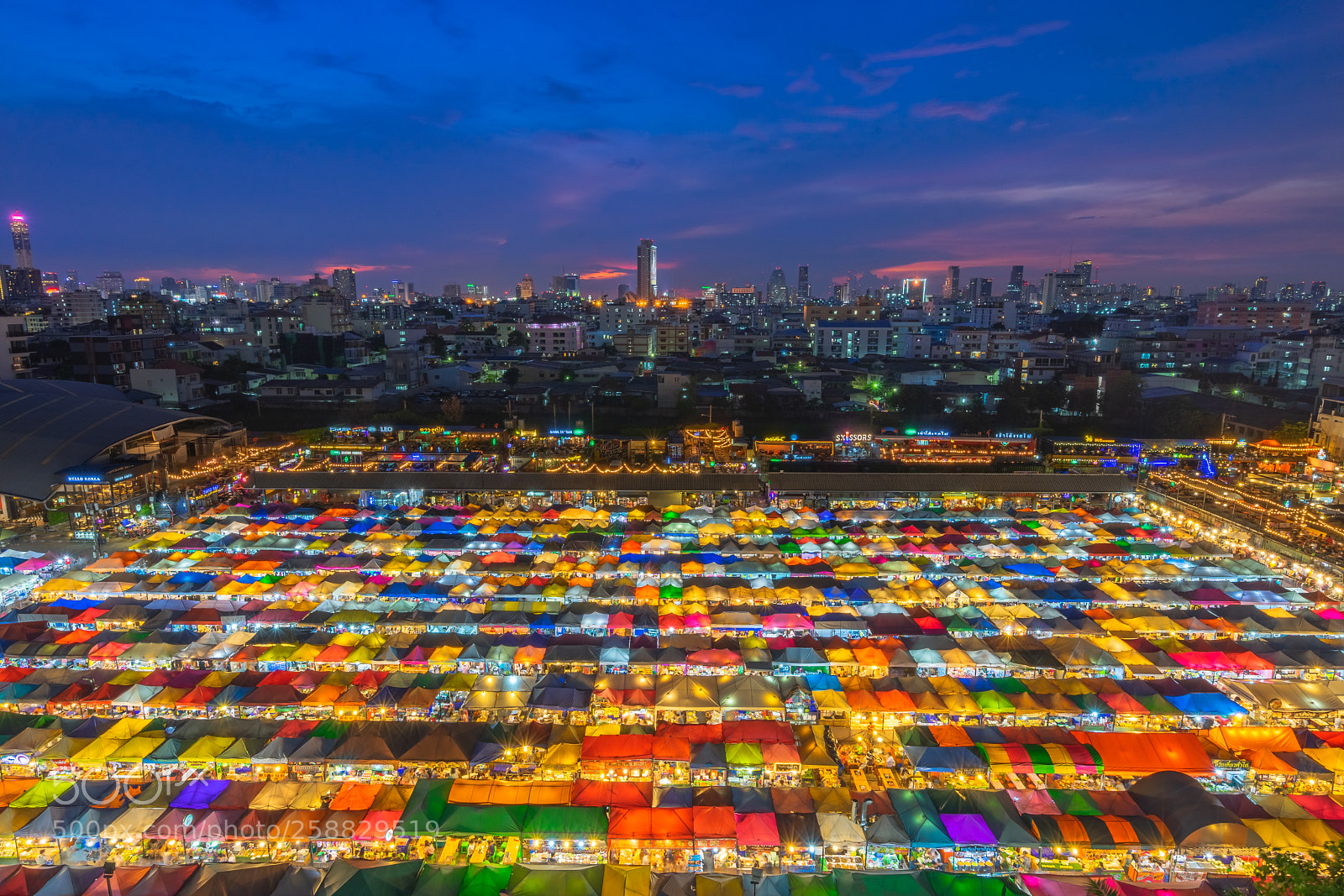 Sony a7 II sample photo. Bangkok colourful night market photography