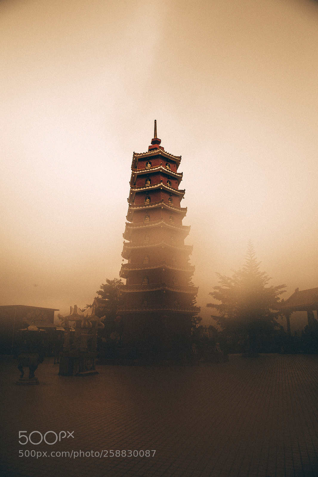 Canon EOS 6D sample photo. Haze pagoda photography