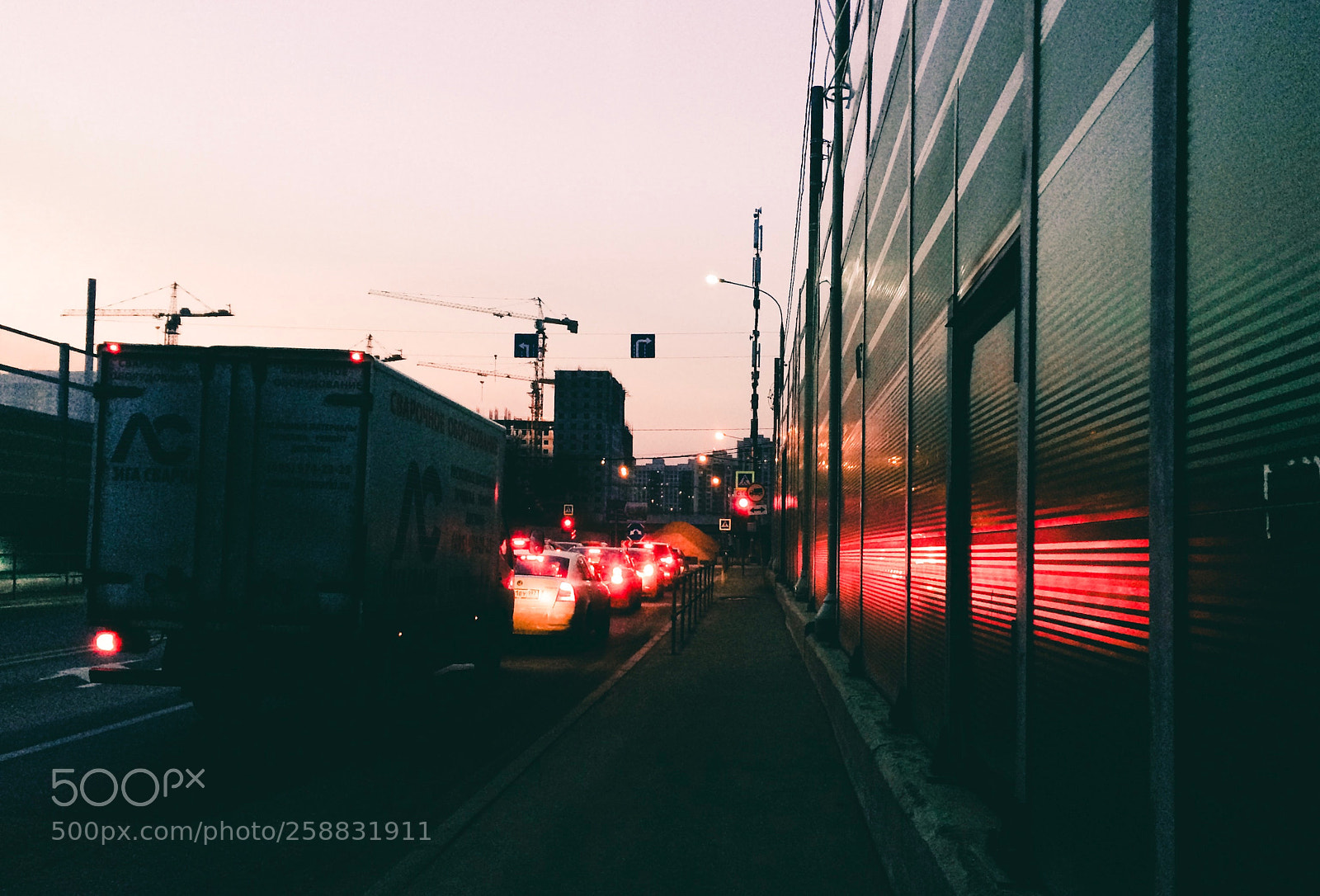 Apple iPhone 5s sample photo. Traffic photography