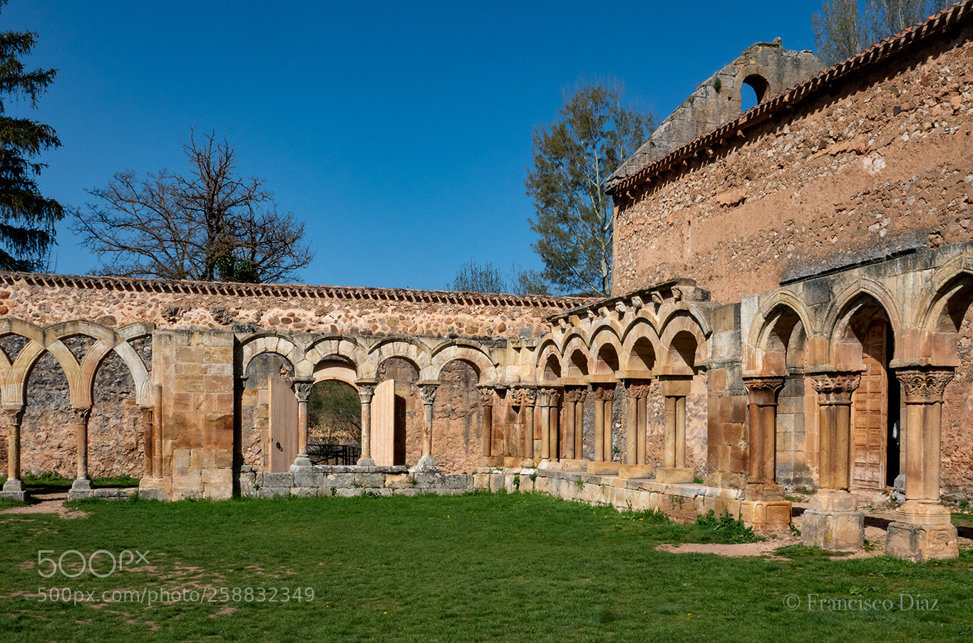 Olympus PEN-F sample photo. Claustro de san juan photography
