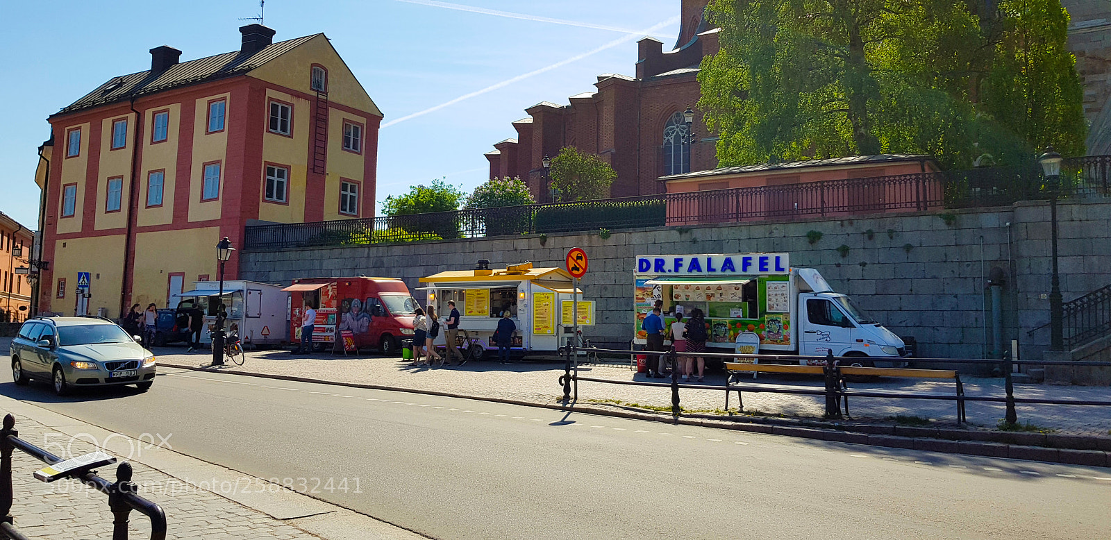 Samsung Galaxy S8 sample photo. Street food in uppsala. photography
