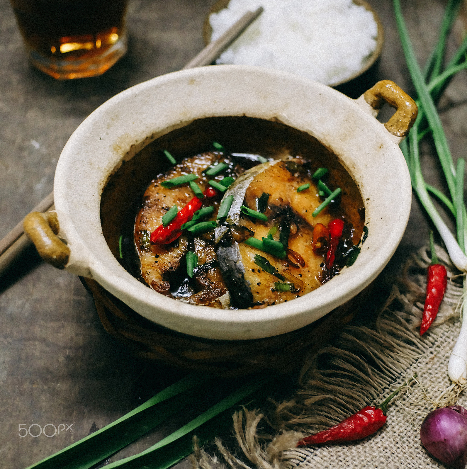 Fujifilm X-A2 sample photo. Fish cooked with fish sauce - vietnamese food photography
