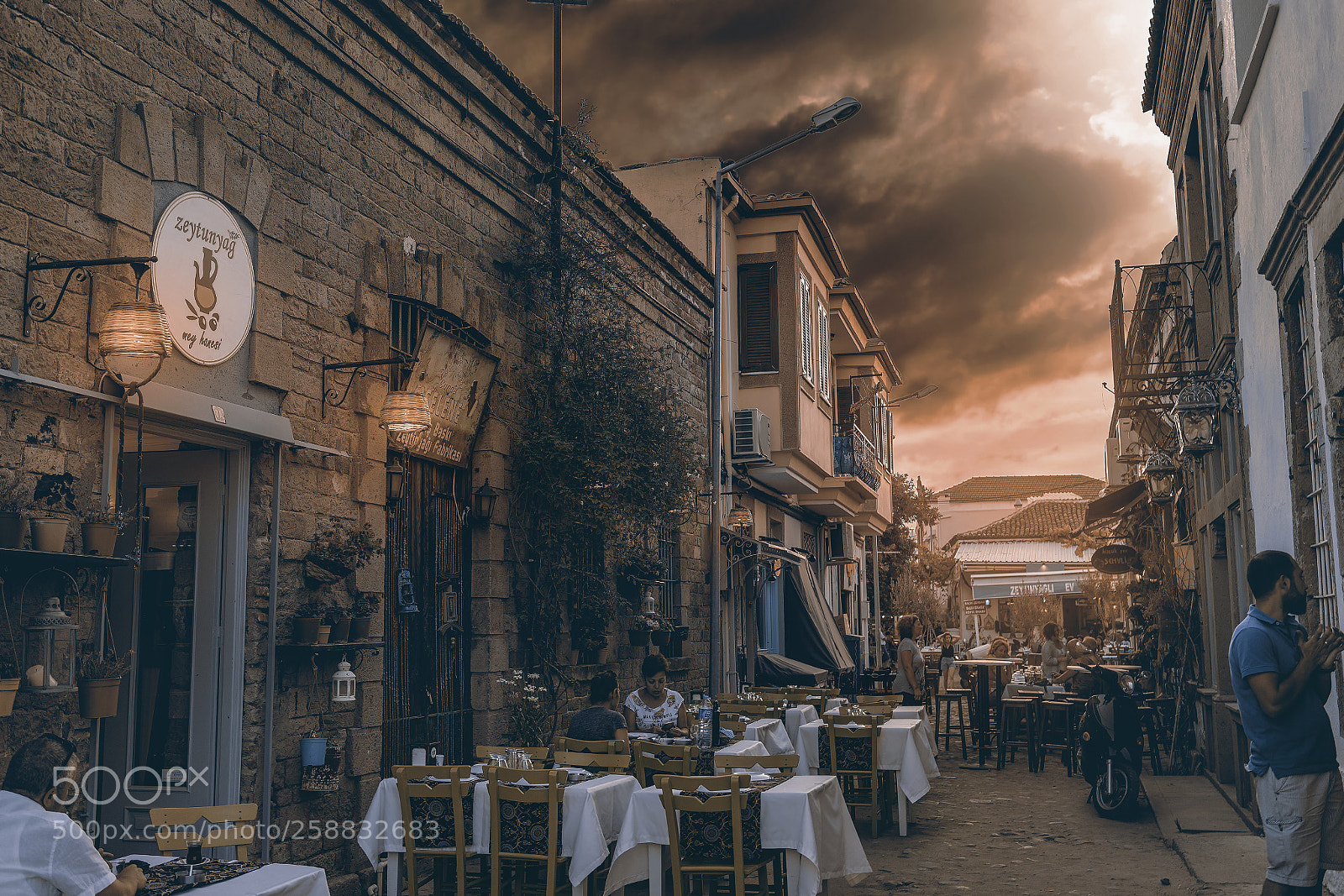 Sony a7R II sample photo. The ordinary streets of photography