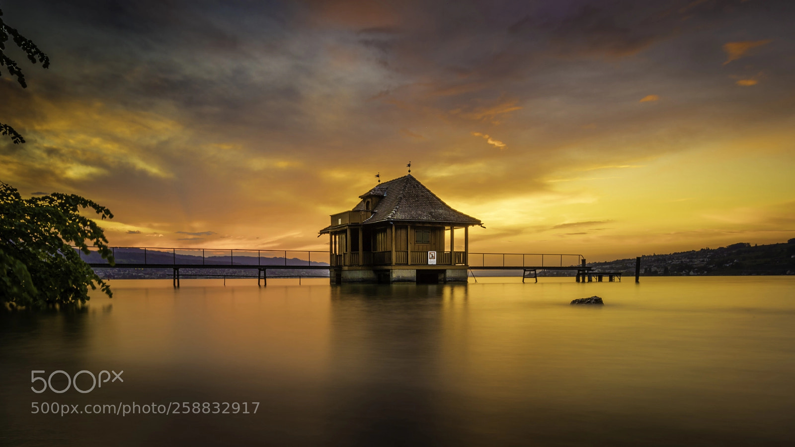 Canon EOS 5D Mark IV sample photo. Evening on lake zurich photography