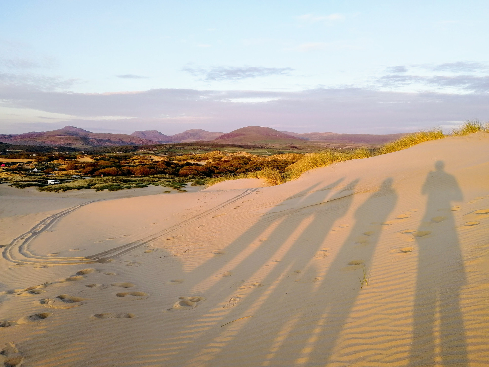 HUAWEI Honor 9 sample photo. Shadows in the sand photography