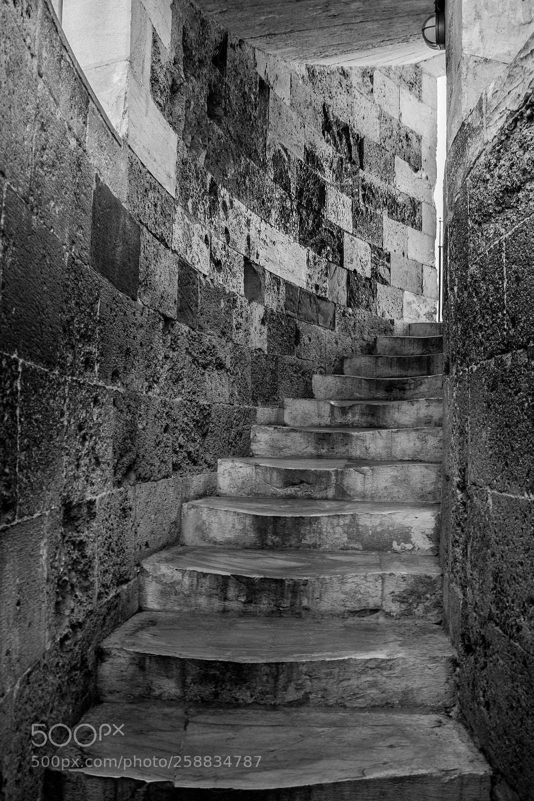 Canon EOS 600D (Rebel EOS T3i / EOS Kiss X5) sample photo. Leaning staircase photography