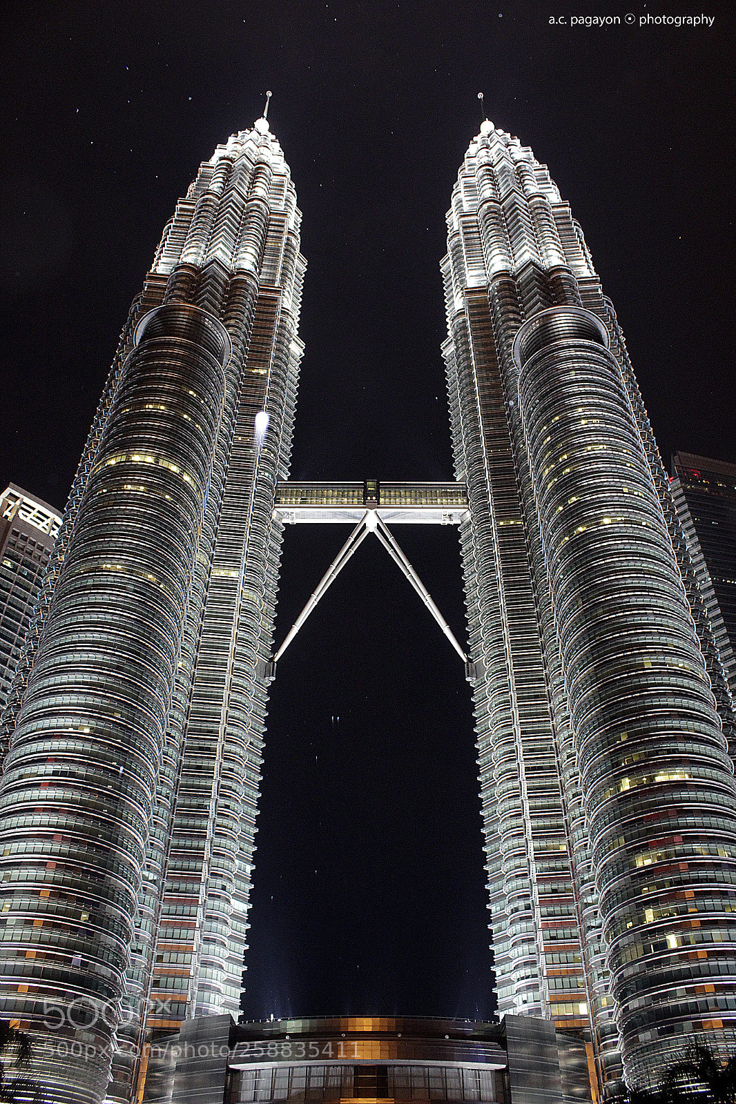 Canon EOS 600D (Rebel EOS T3i / EOS Kiss X5) sample photo. Petronas tower photography