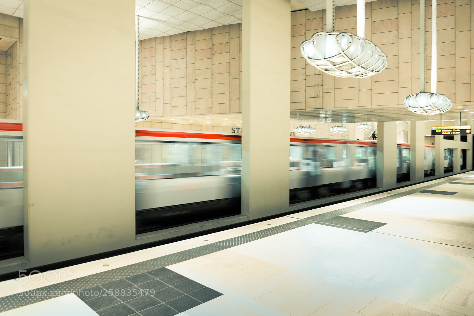 Canon EOS 6D sample photo. Métro photography