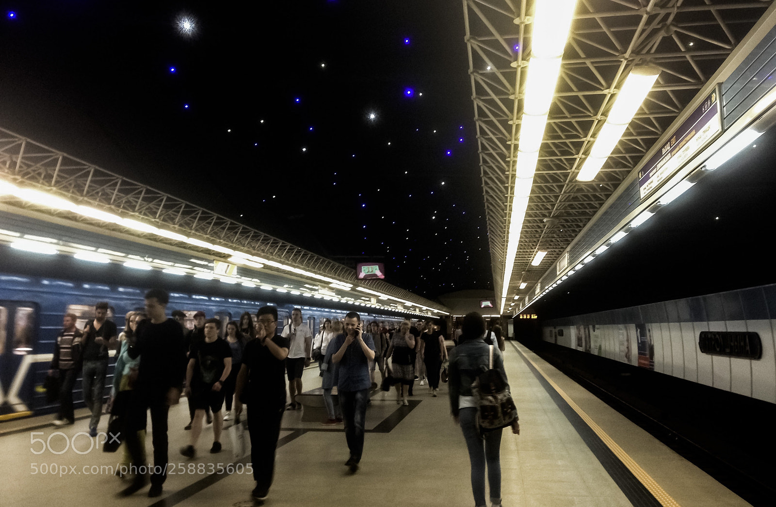 Apple iPhone 5 sample photo. Minsk underground  photography