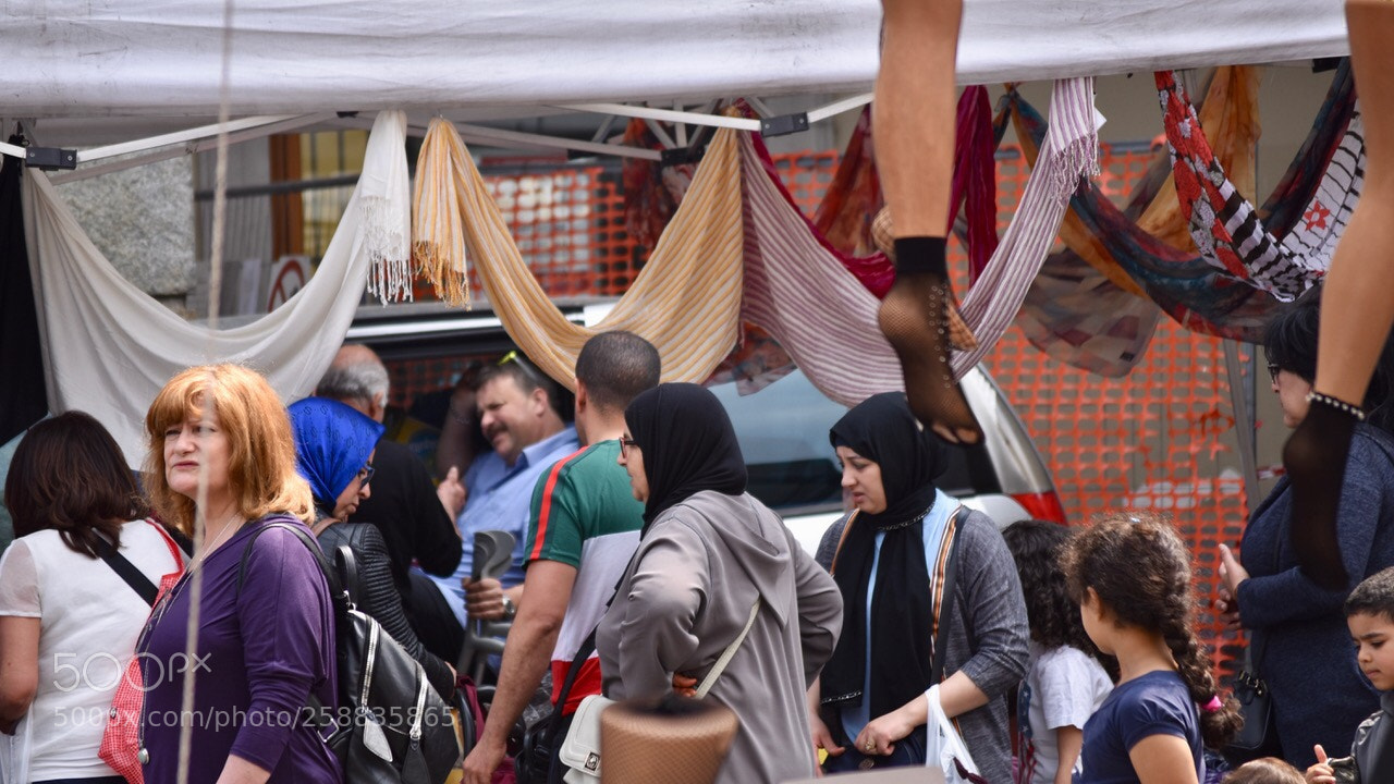 Nikon D5600 sample photo. Torino market photography