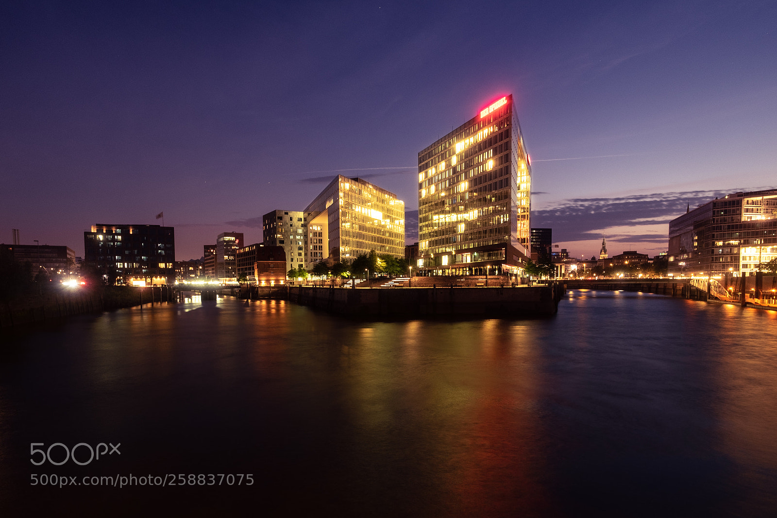 Fujifilm X-T1 sample photo. Hamburg at night photography