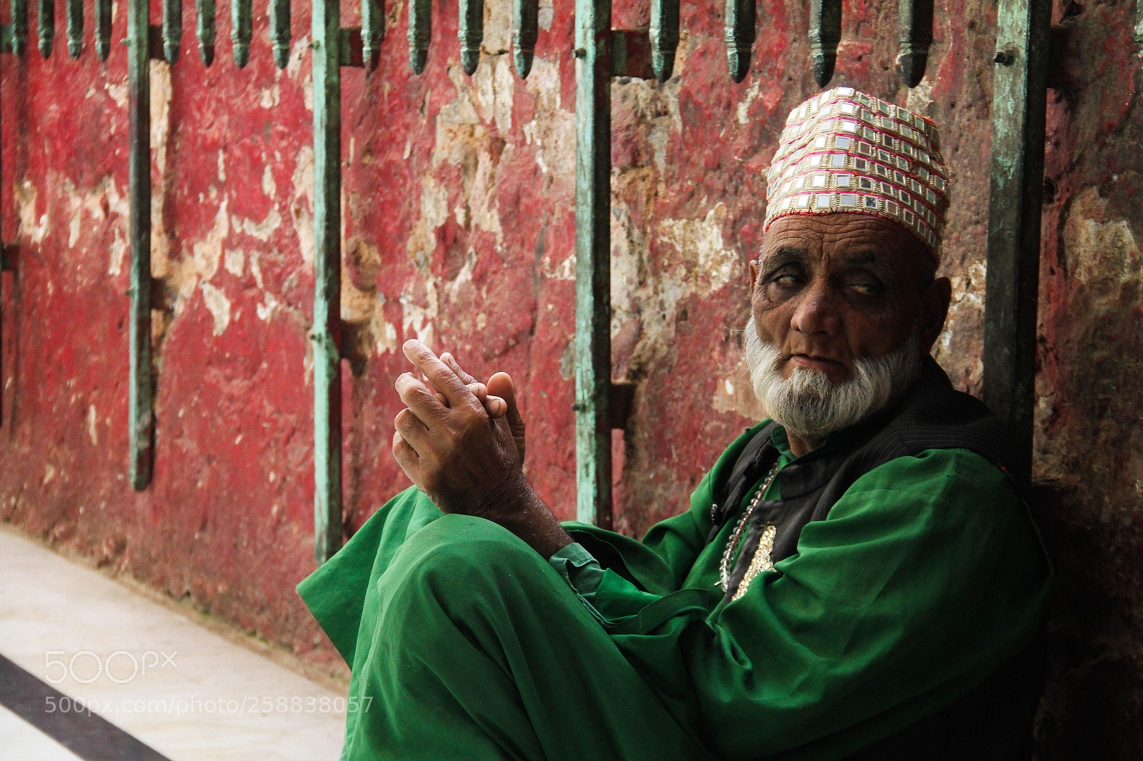 Canon EOS 7D sample photo. Nizamuddin dargah photography