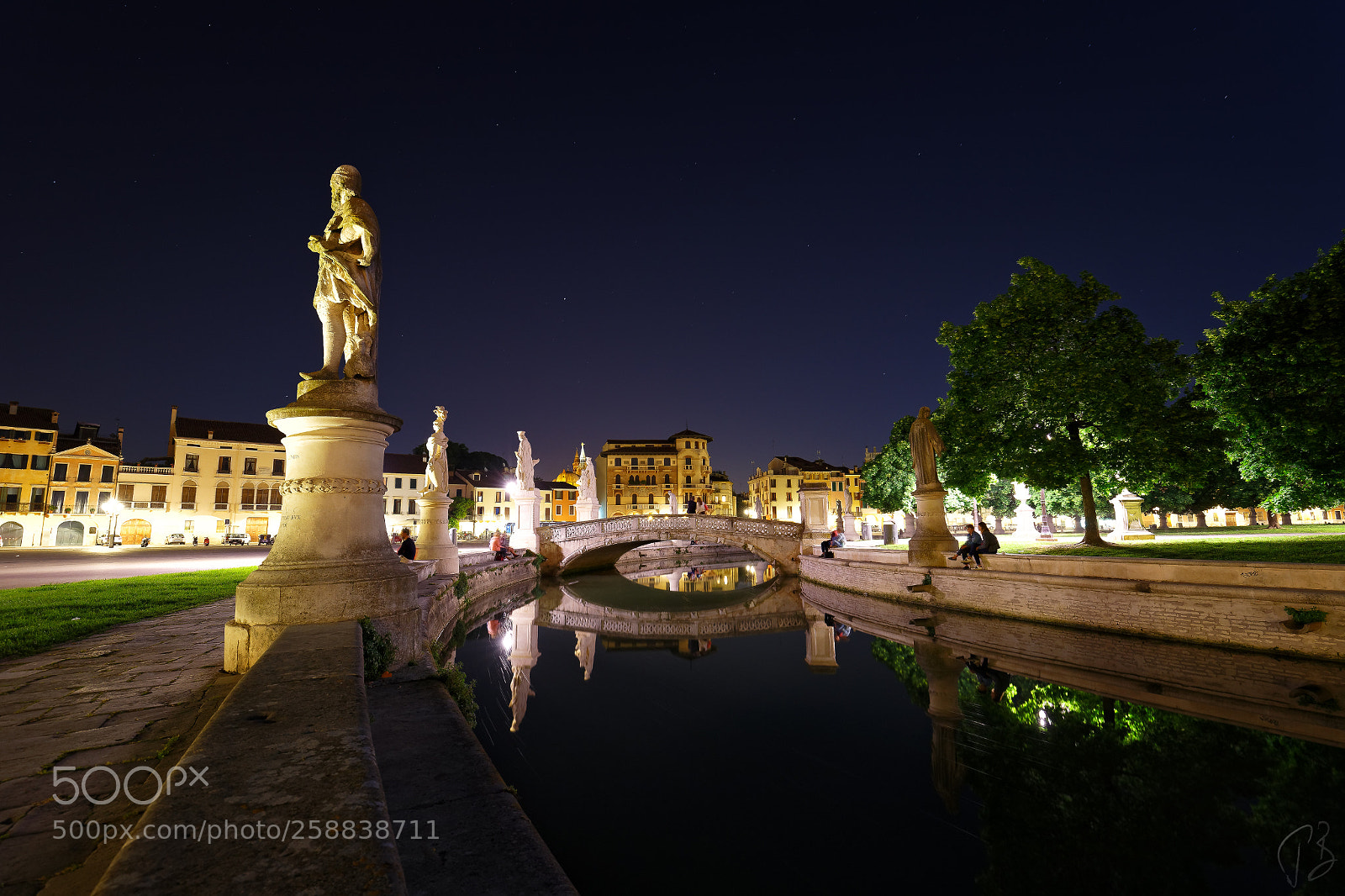 Canon EOS 6D Mark II sample photo. Prato della valle photography