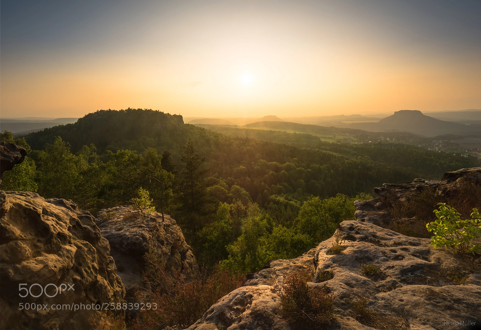 Olympus OM-D E-M5 II sample photo. View from papststein photography