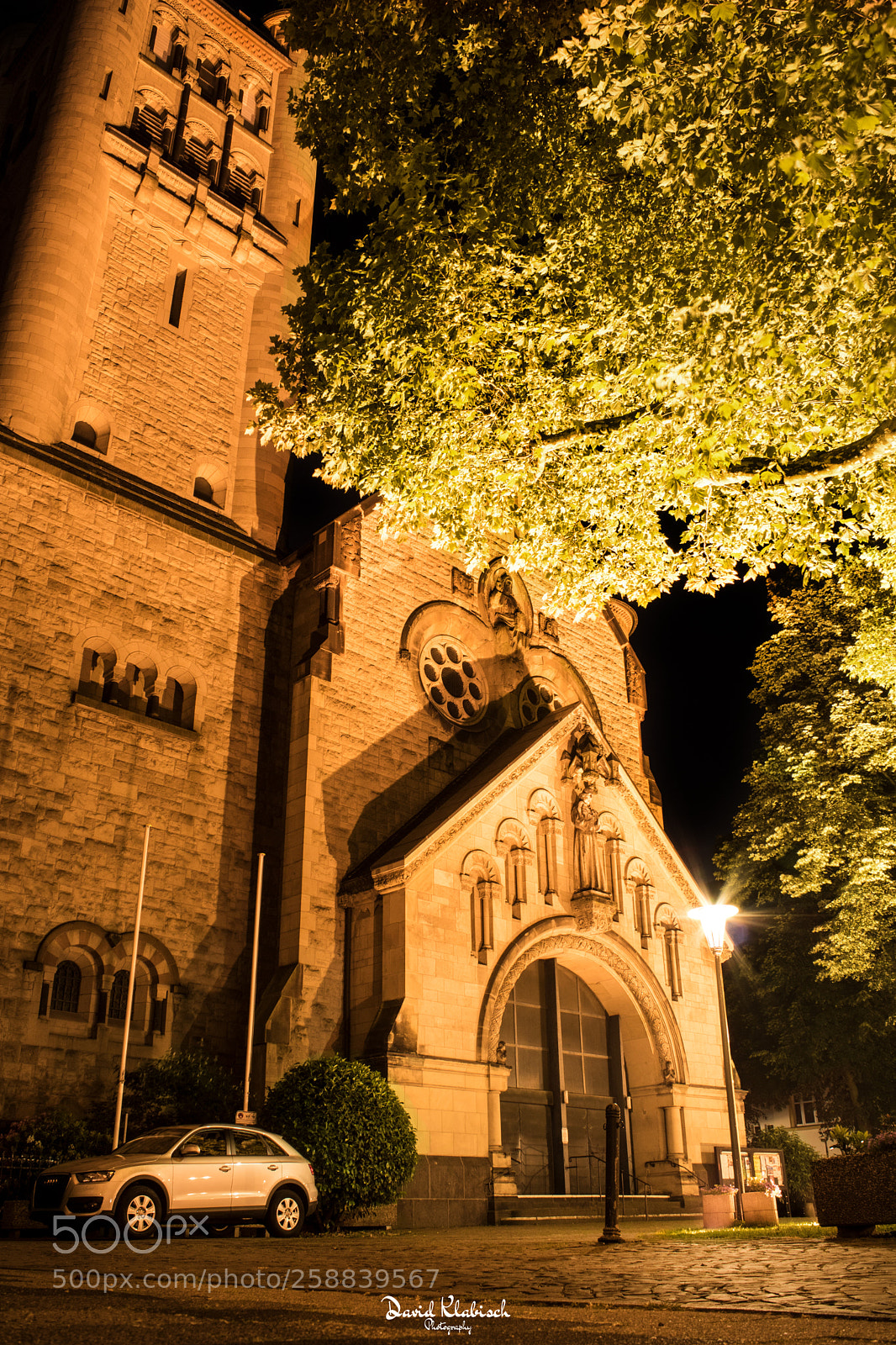Canon EOS 750D (EOS Rebel T6i / EOS Kiss X8i) sample photo. Church at night photography