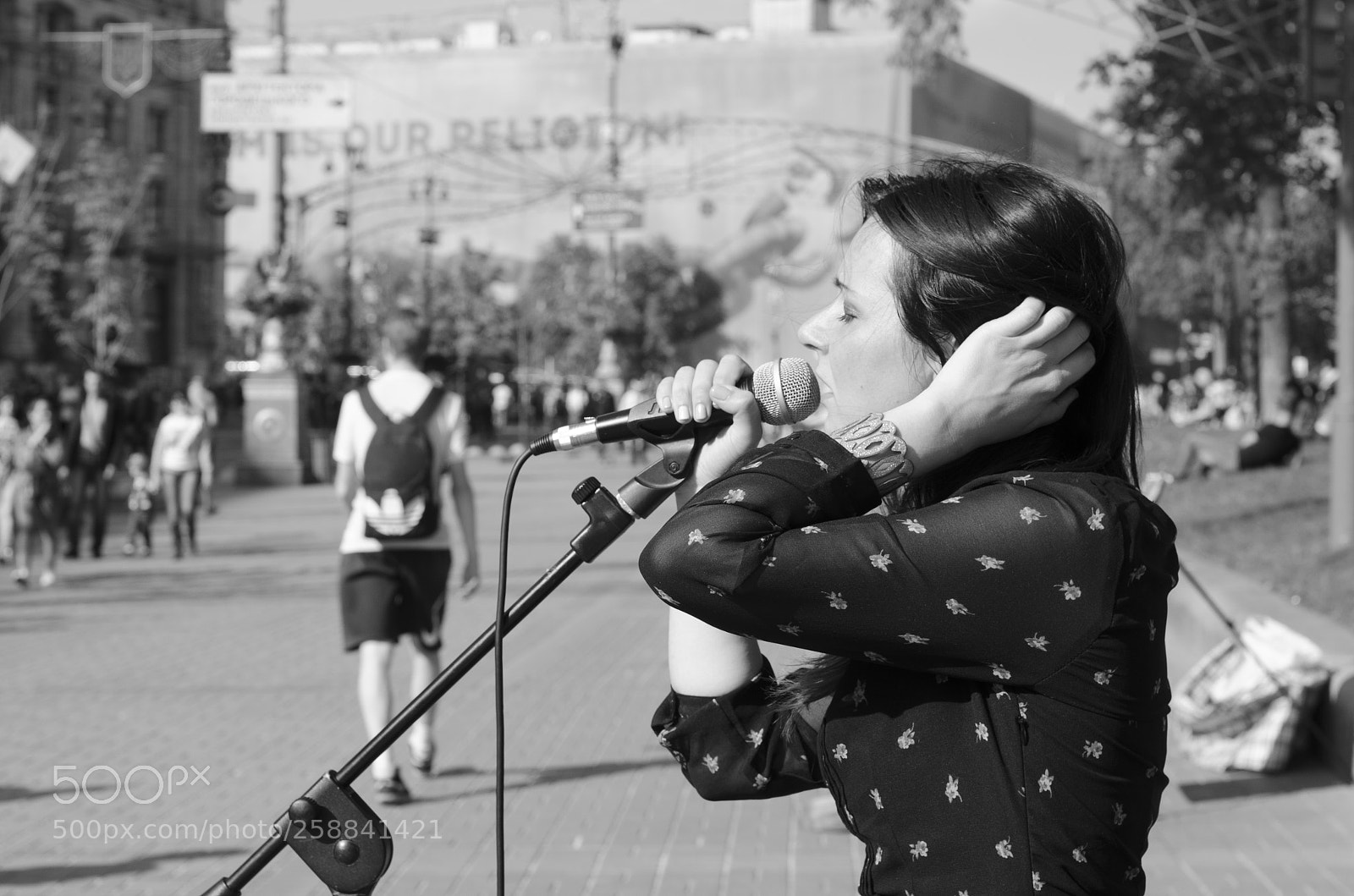 Nikon D5100 sample photo. Singer photography