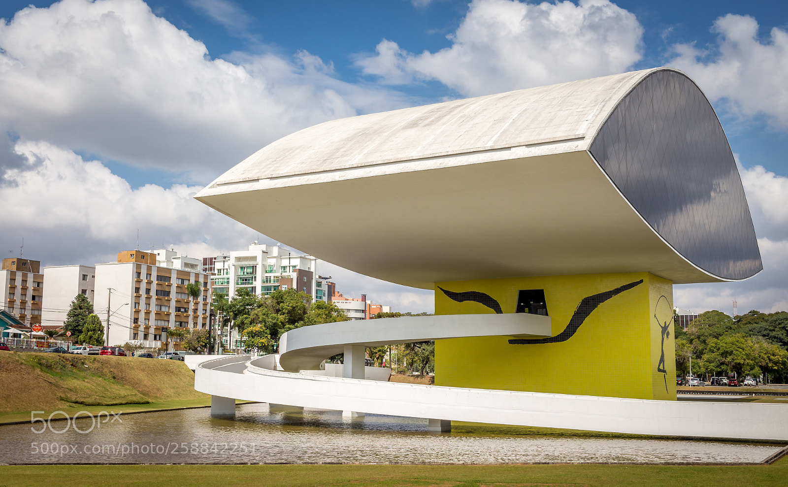 Canon EOS 700D (EOS Rebel T5i / EOS Kiss X7i) sample photo. Oscar niemeyer museum photography
