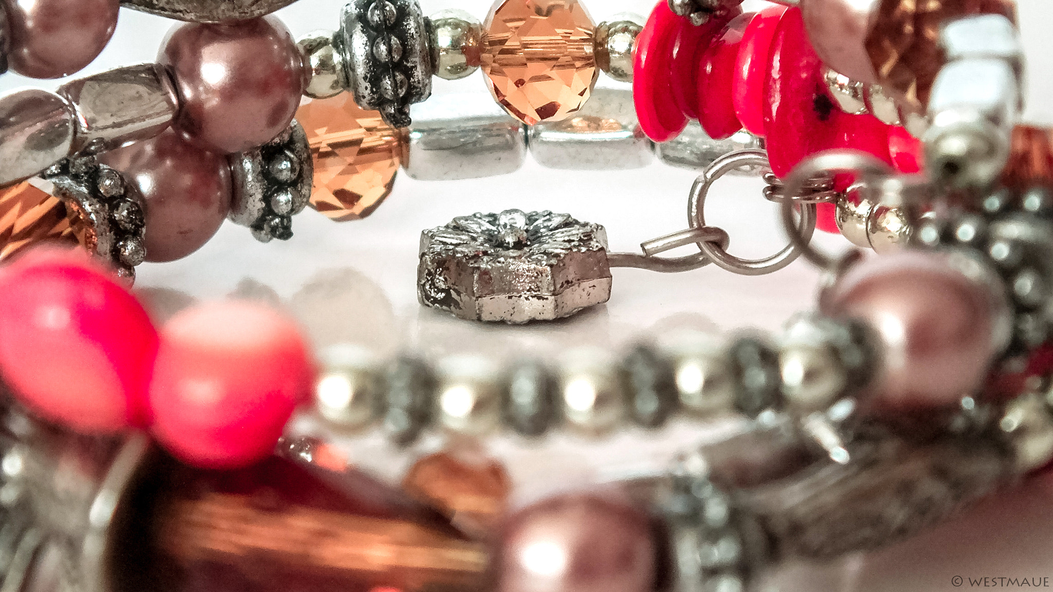 FujiFilm FinePix HS20 EXR (FinePix HS22 EXR) sample photo. Bracelet photography
