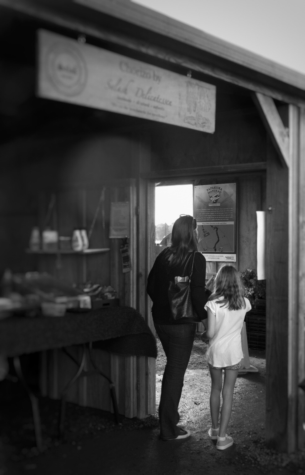 Canon PowerShot G10 sample photo. Mother and daughter at the market photography