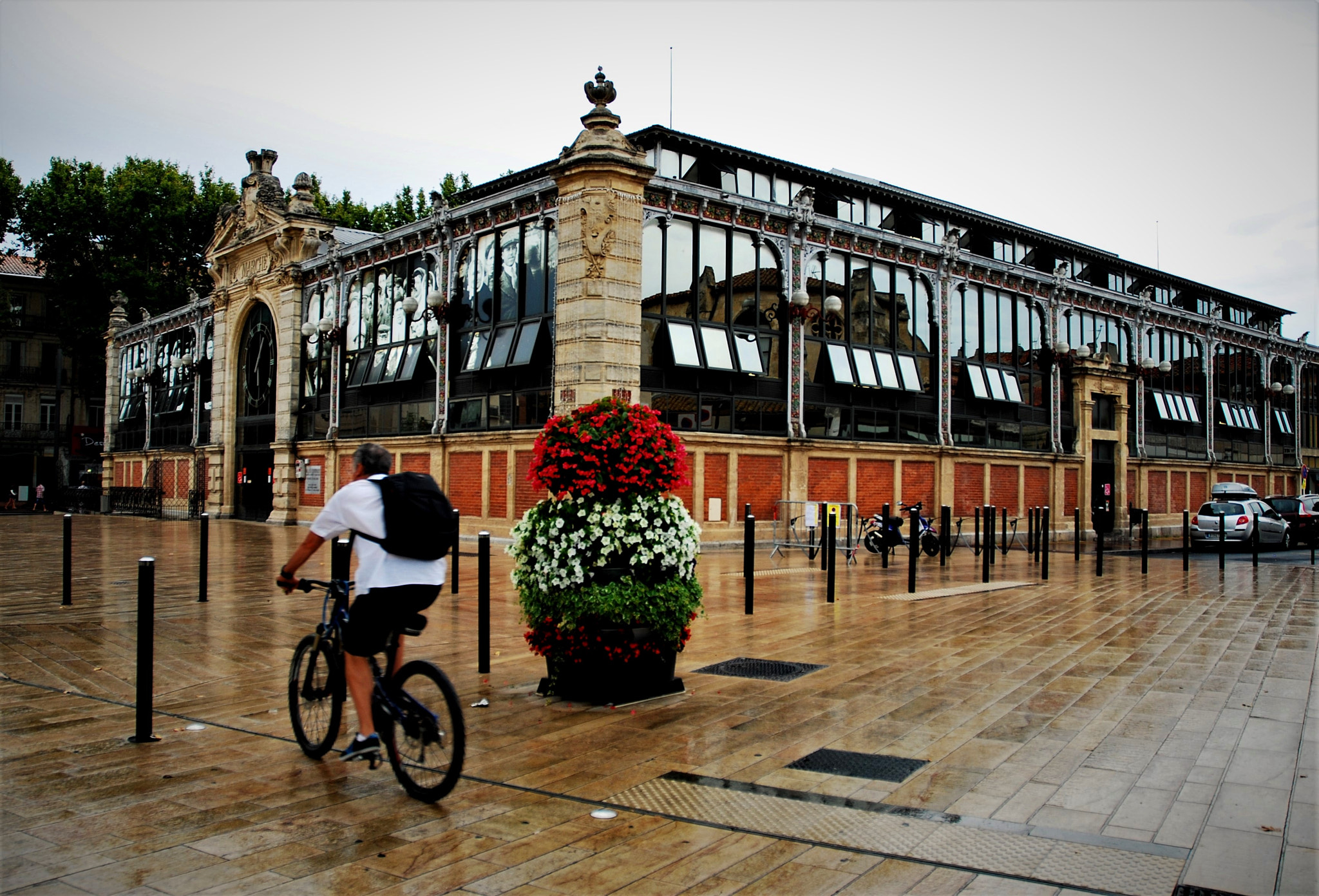 Nikon D80 sample photo. Les halles de narbonne photography