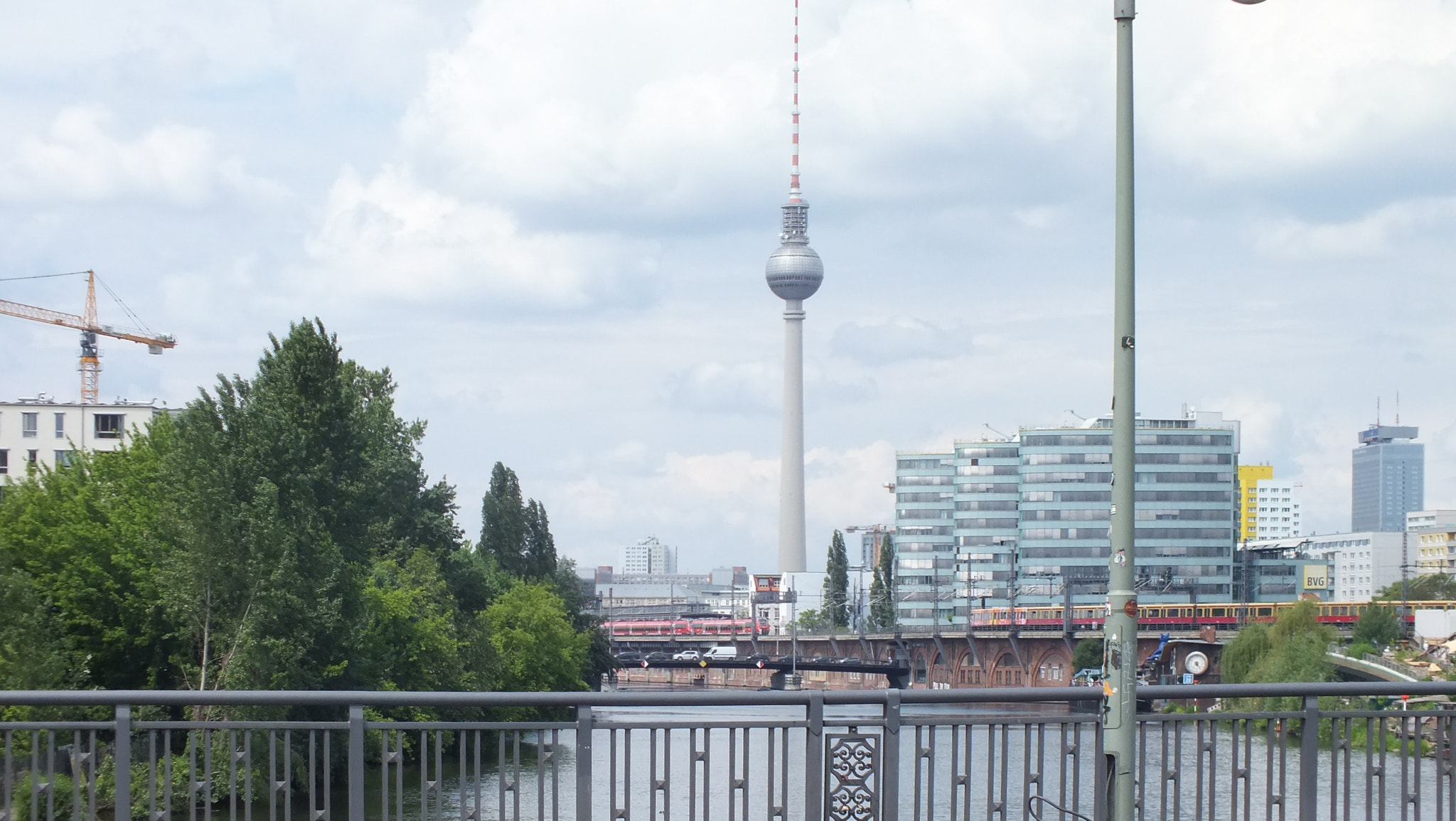 FujiFilm FinePix HS20 EXR (FinePix HS22 EXR) sample photo. Fernsehturm photography