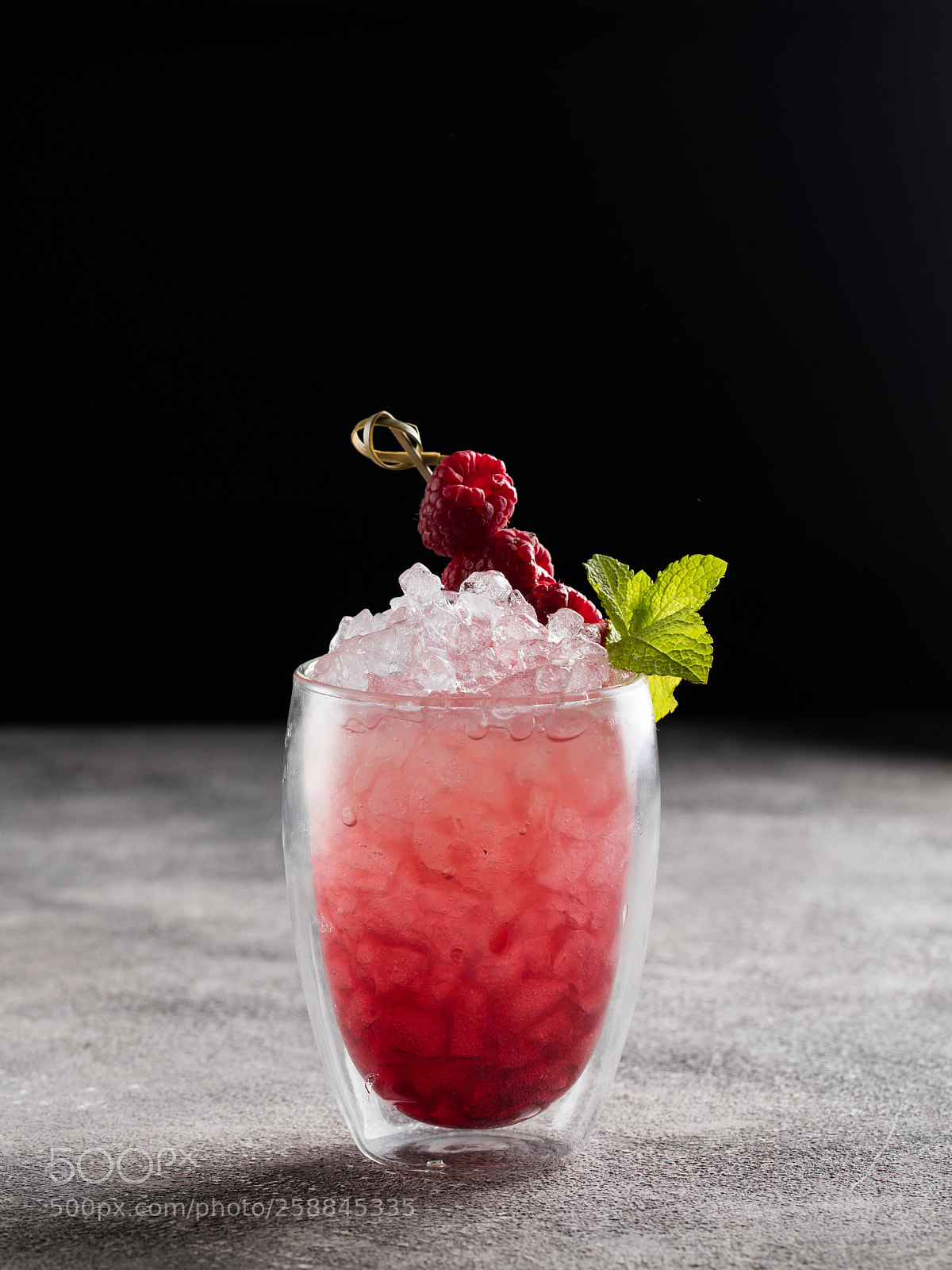 Canon EOS 5D Mark IV sample photo. Cocktail porn photography