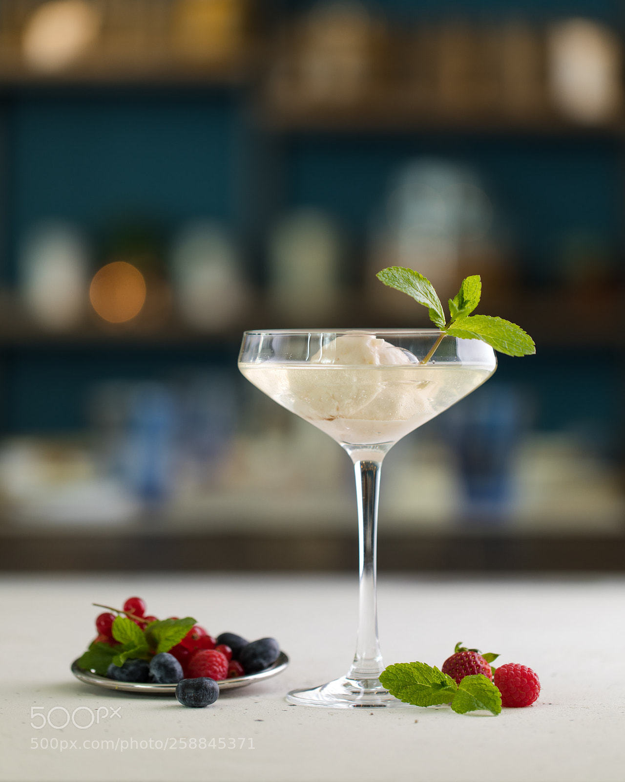 Canon EOS 5D Mark IV sample photo. Cocktail porn photography