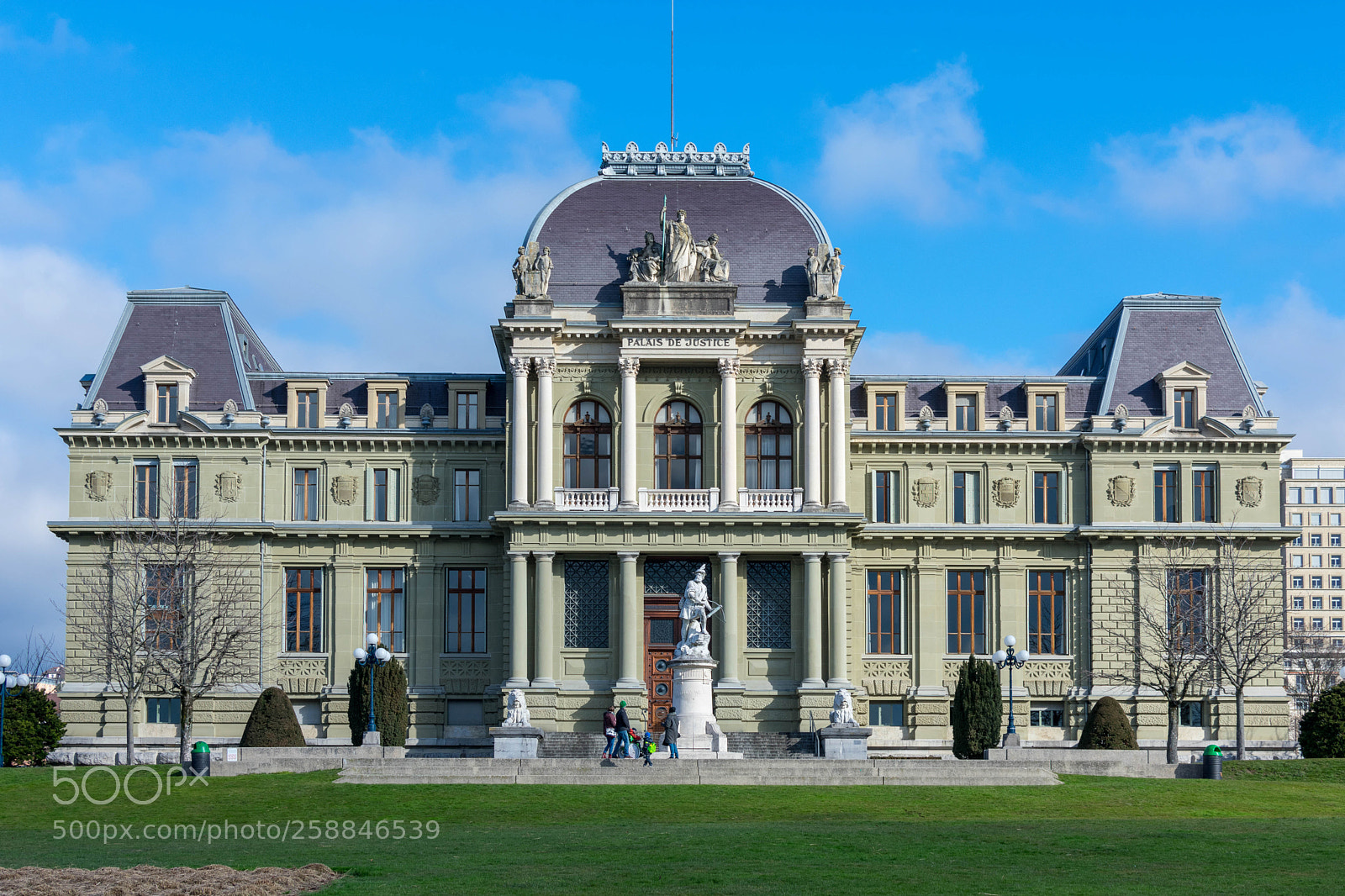 Nikon D3400 sample photo. Tribunal de montbenon, lausanne photography