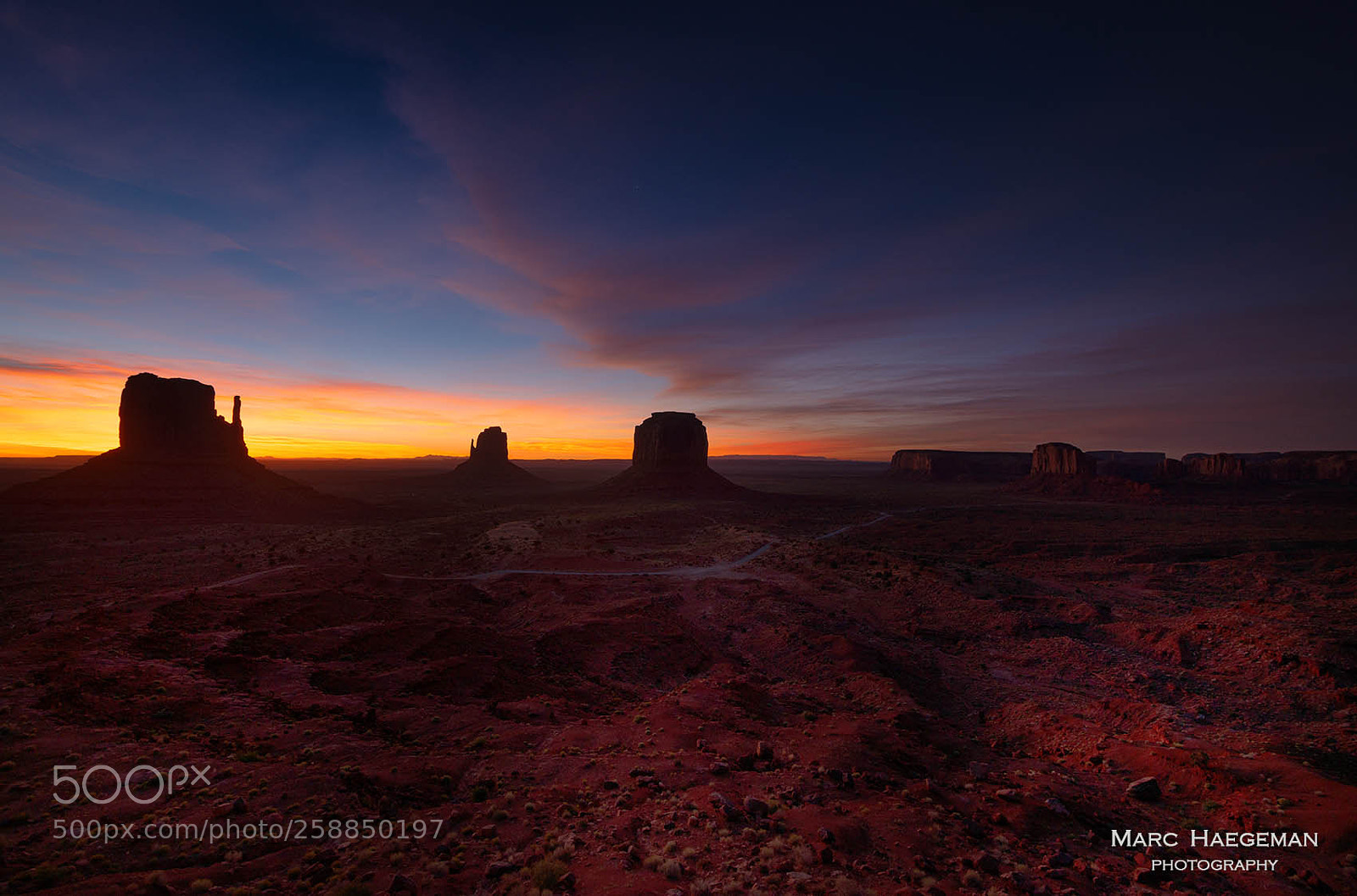 Nikon D800 sample photo. Sunrise among the buttes photography