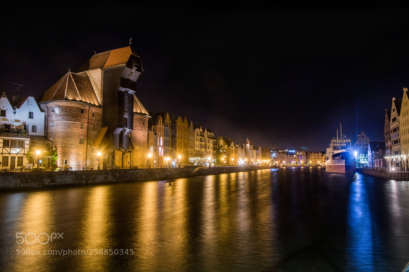Canon EOS 7D Mark II sample photo. Old crane gdansk photography