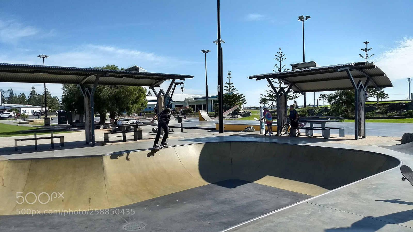 Motorola Moto G (5) Plus sample photo. Busso photography