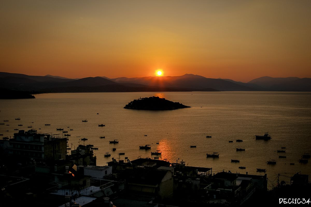 Pentax *ist DS sample photo. Sunrise - au matin du monde photography