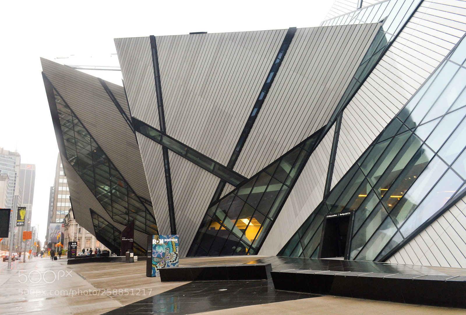 Nikon D3200 sample photo. Royal ontario museum photography
