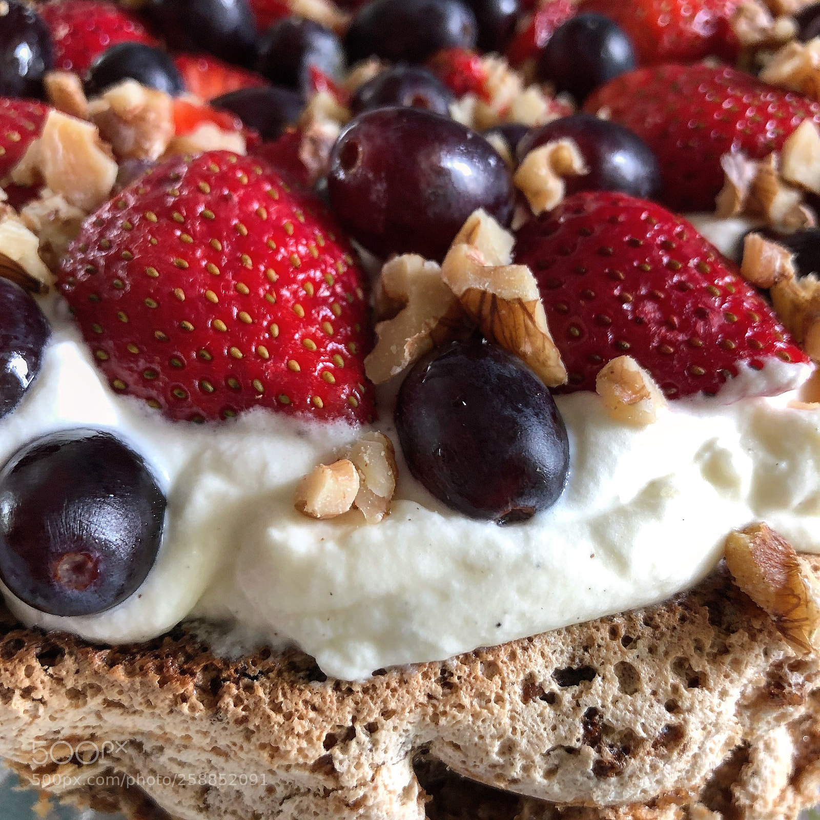 Apple iPhone 8 Plus sample photo. Marenque and strawberrycake photography