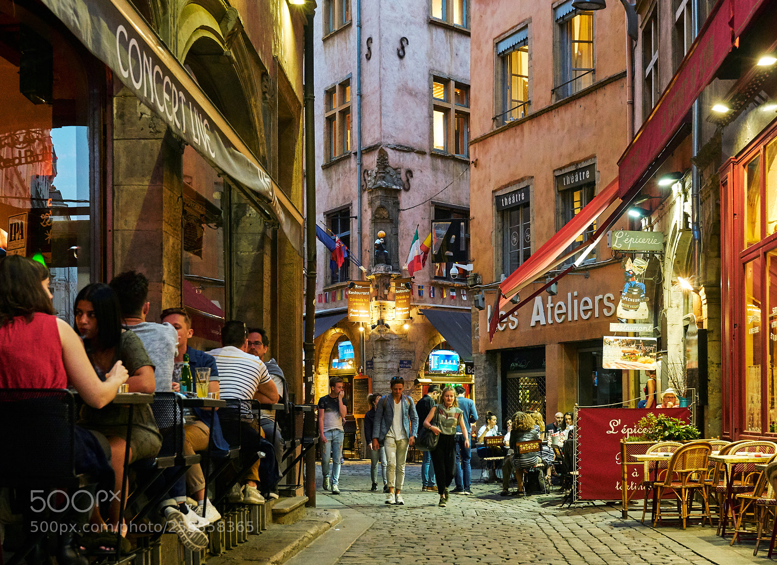 Sony a7R II sample photo. Lyon restaurants photography