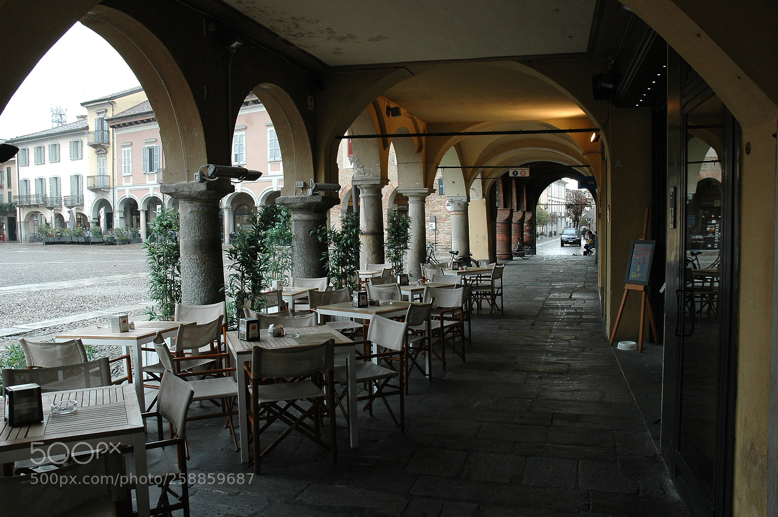 Nikon D70s sample photo. Piazza di lodi photography