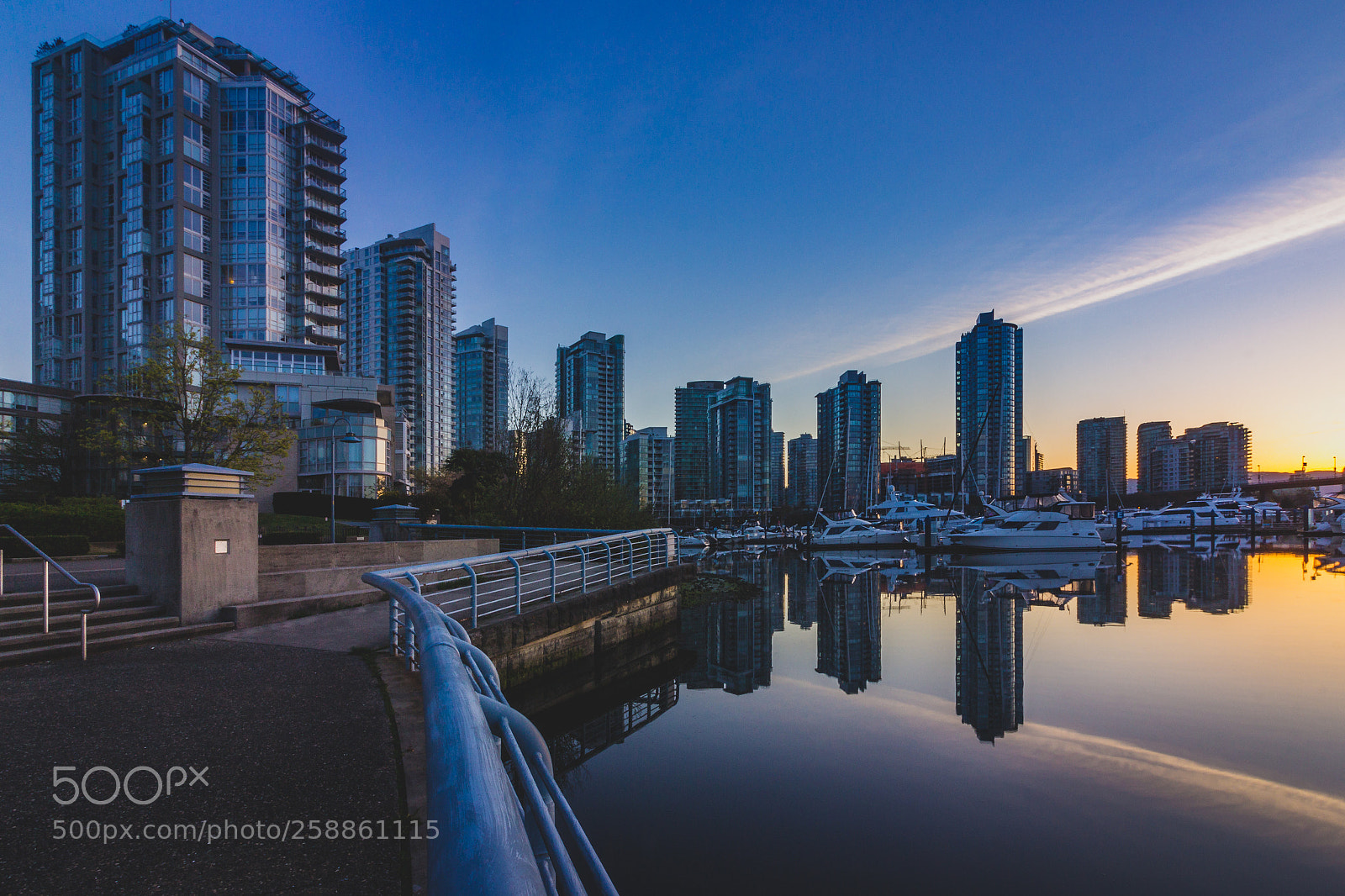 Canon EOS 600D (Rebel EOS T3i / EOS Kiss X5) sample photo. Quayside marina at sunrise photography