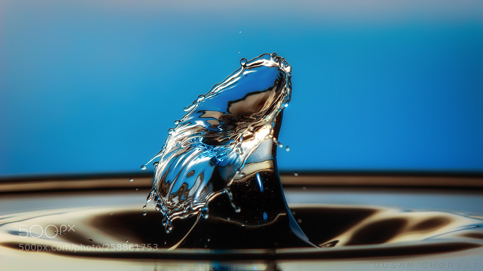 Canon EOS 600D (Rebel EOS T3i / EOS Kiss X5) sample photo. Liquid bar chair photography