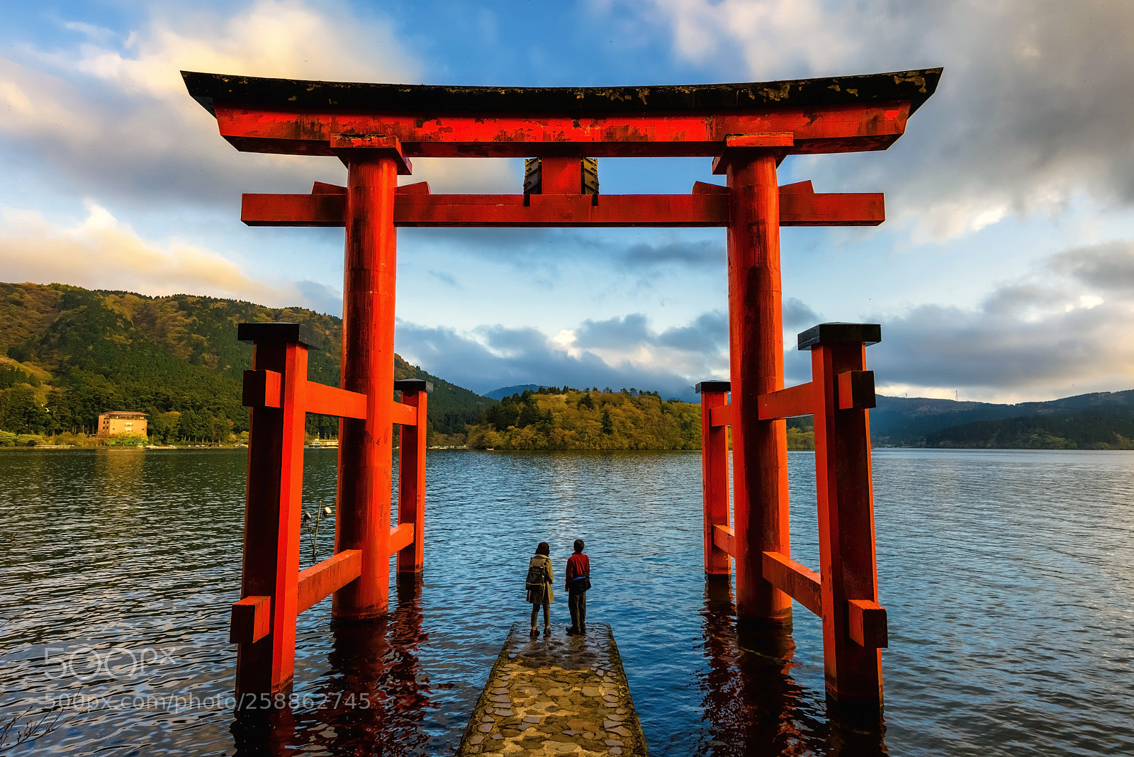 Nikon D810 sample photo. Couple at torii gate photography