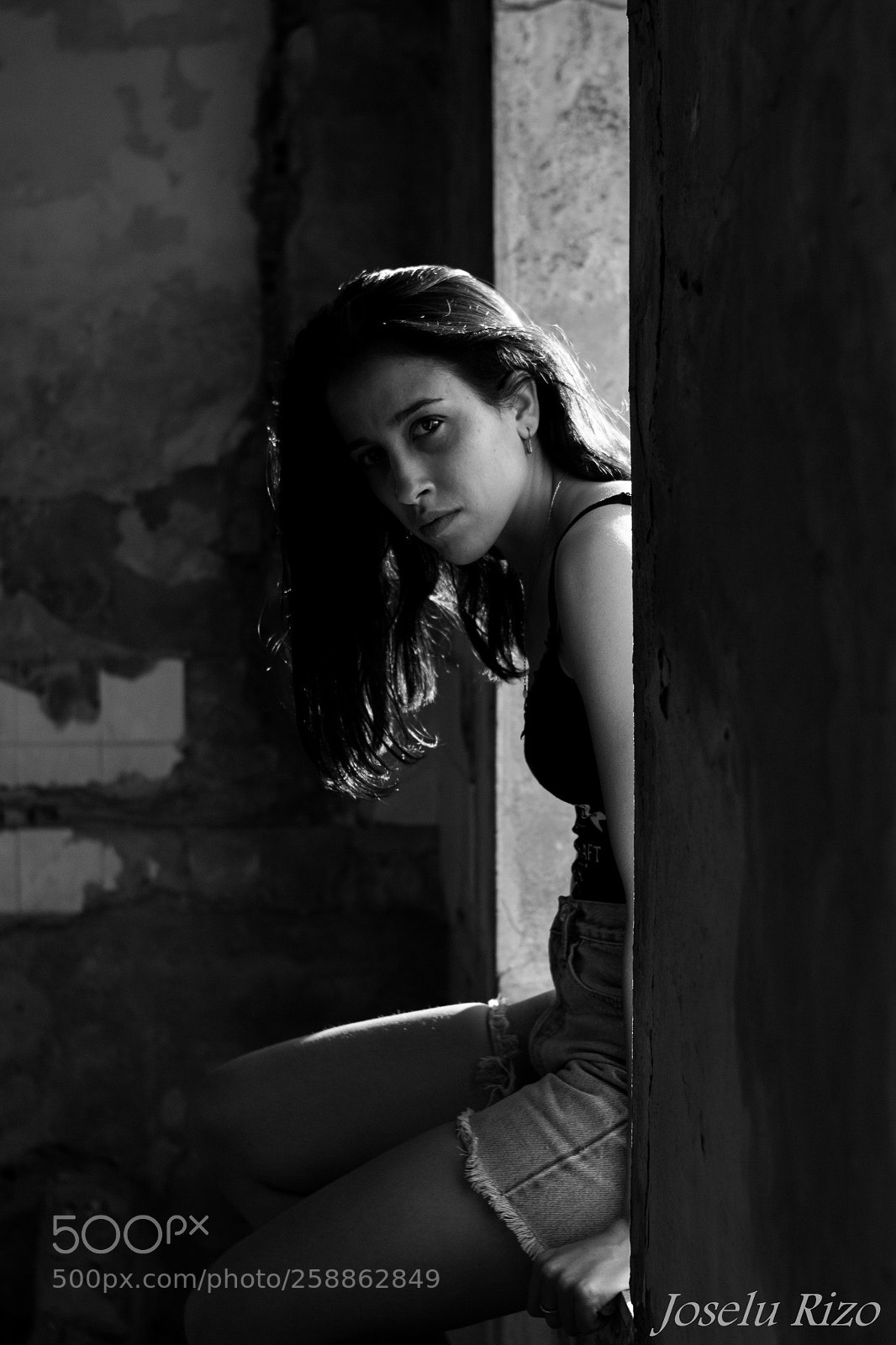 Canon EOS 70D sample photo. Window photography