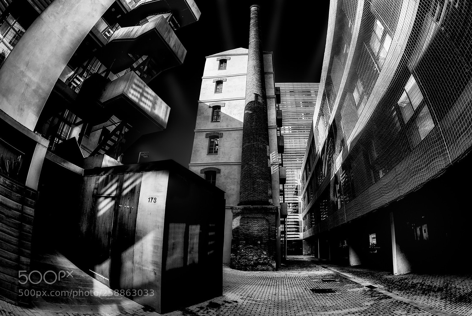 Nikon D300 sample photo. "chimeneart" poblenou photography