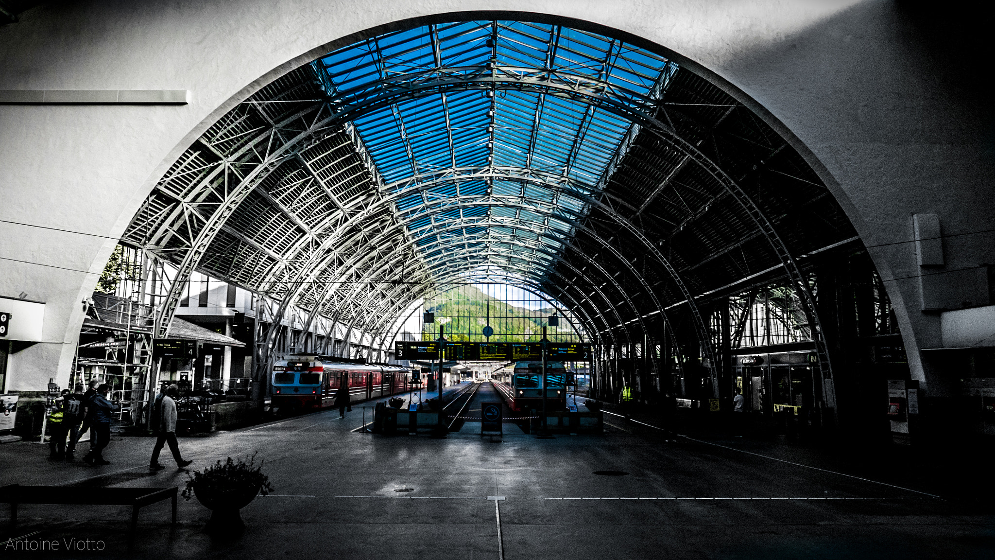 Leica D-Lux (Typ 109) sample photo. Bergen station photography