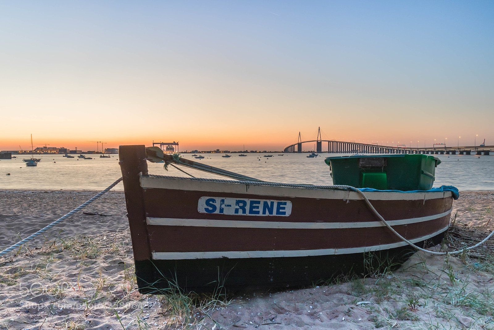 Canon EOS 80D sample photo. Seul sur le sable ... photography